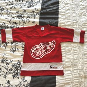 Kids Detroit Red Wings NHL Hockey Jersey size Medium 10/12